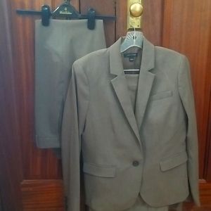 Ann Taylor mink brown 3 pc suit. Pants/jacket sz 8 skirt sz 6, worn 2-3 times